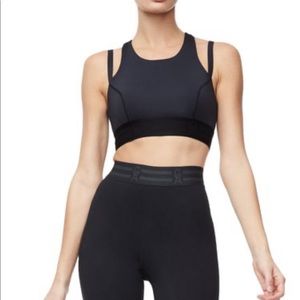 Good American The Standout sports bra